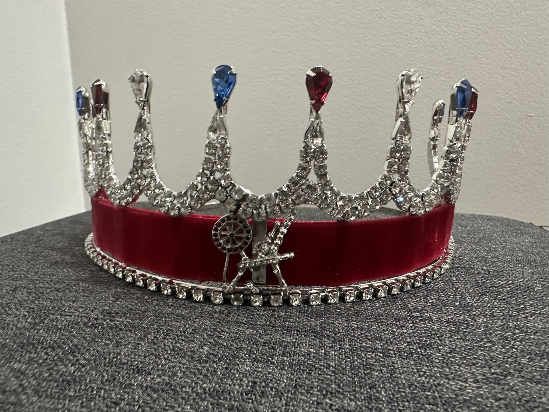 HoJ Crown
