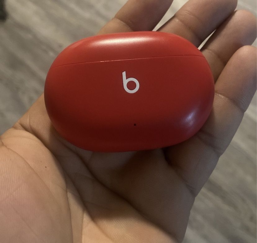 Studio Beats Headphones ( CASE ONLY )