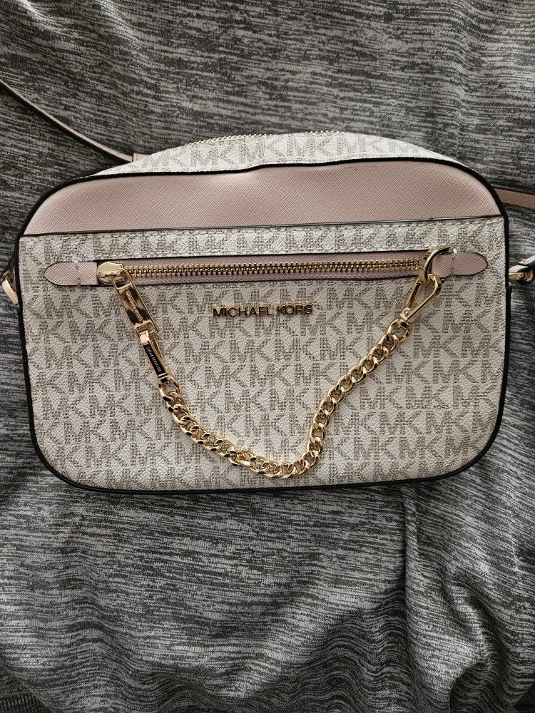 Michael Kors purse and wallet from Dillards for Sale in Katy, TX - OfferUp