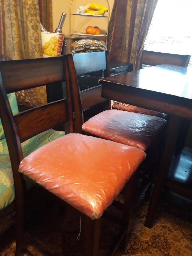 Pub High Table n 4 Chair
