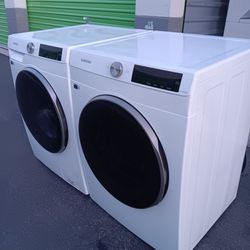 Like New Samsung All Electric Stackable Washer And Dryer Set! 