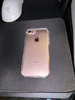 iPhone 7 Rose Gold - 32GB Unlocked (clear case included)