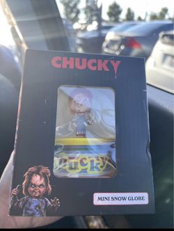Chucky mini snow globe