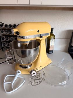 KitchenAid Artisan Stand Mixer Yellow