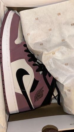 Jordan 1 Mid SE Light Mulberry