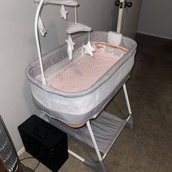 Baby girl Bassinet 