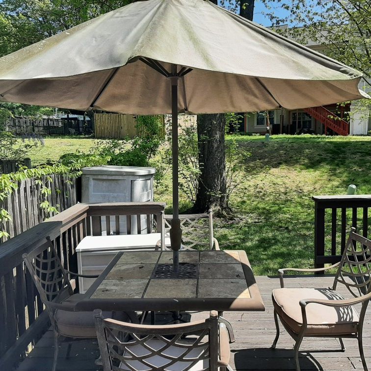 Metal patio Set Umbrella And Base And Deck Box