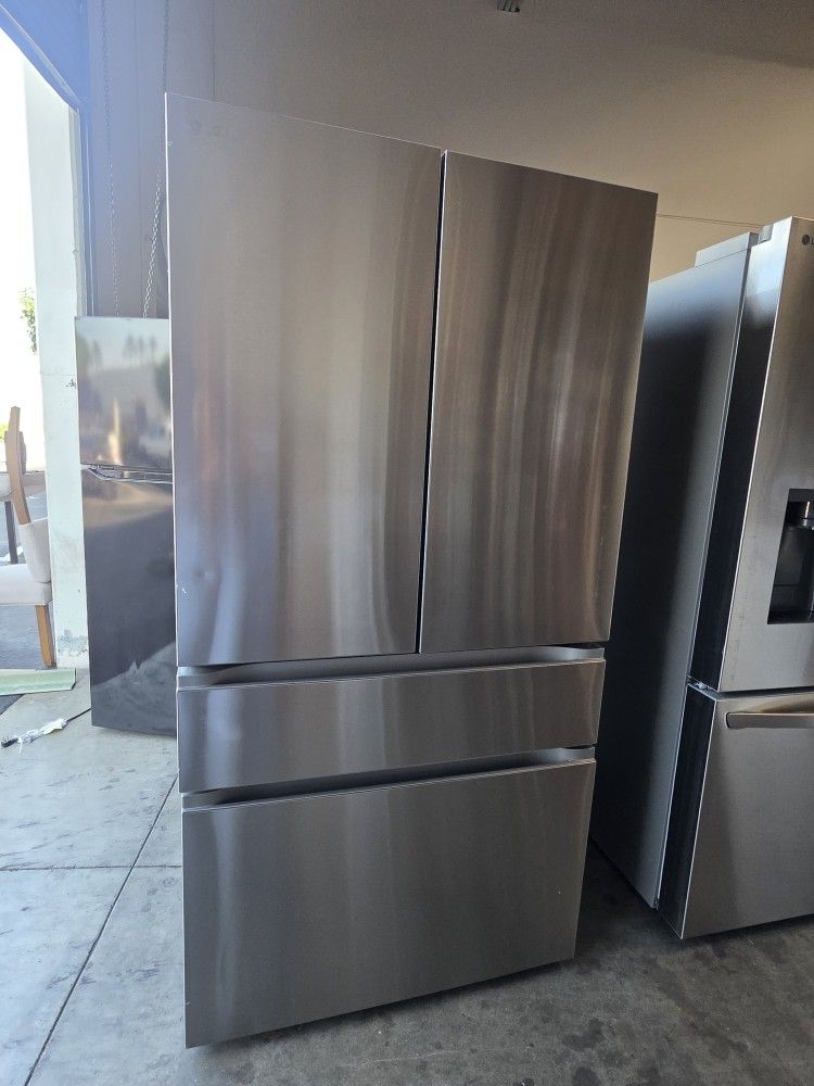LG 30 cu. ft. SMART Standard Depth MAX French Door Refrigerator with Internal Water Dispenser in PrintProof Stainless Steel