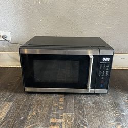 Hamilton Beach 1.1 Cu Ft Countertop Microwave Oven, Stainless Steel