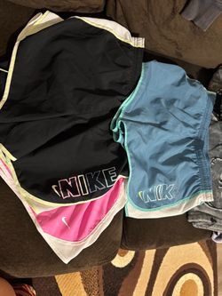 Girl Nike shorts youth XL