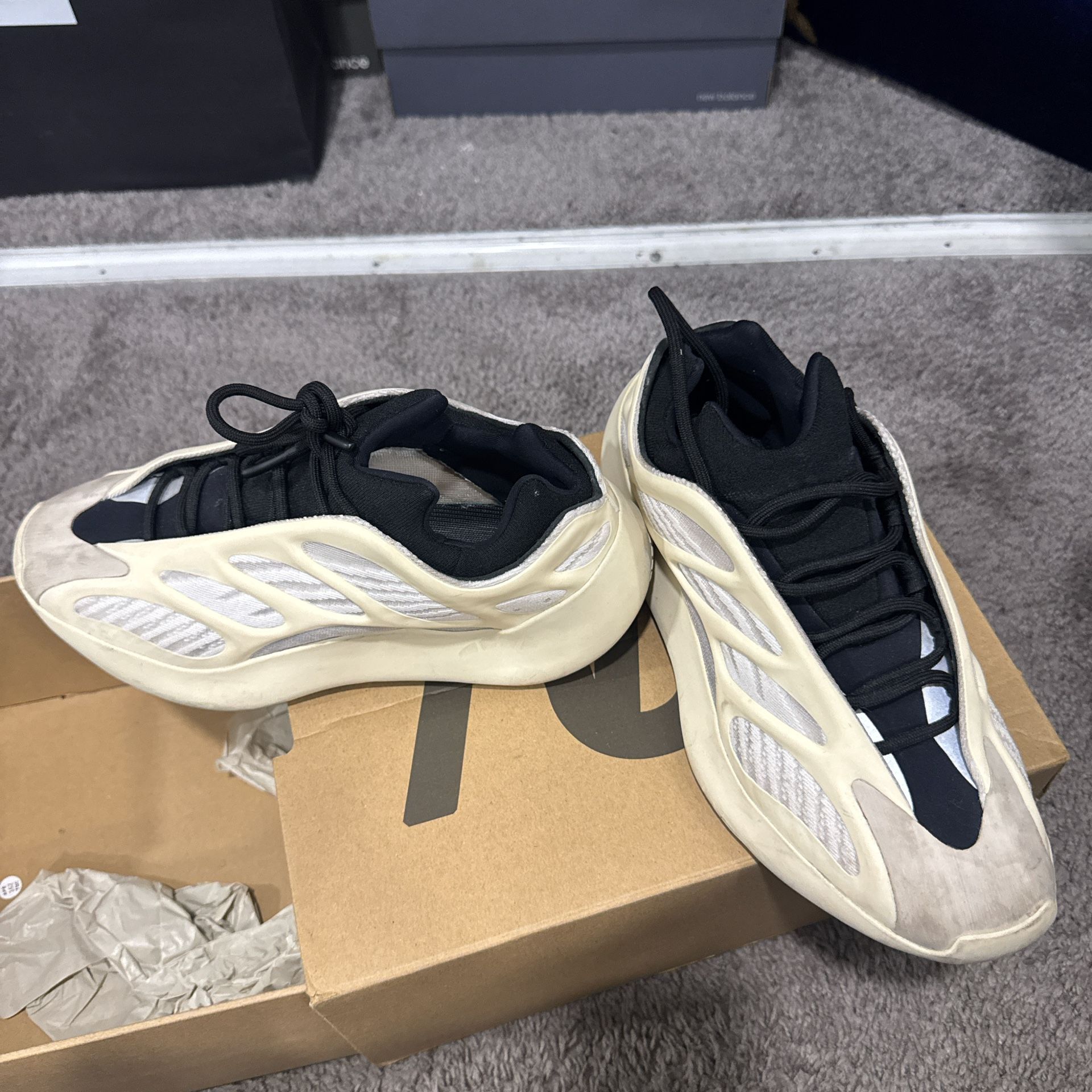 Adidas Yeezy 700 V3 'Azael' 2023