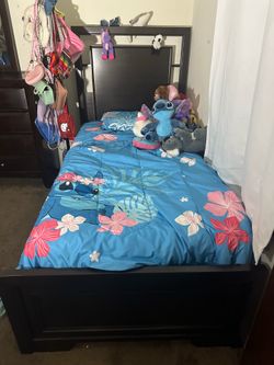 Twin size bed