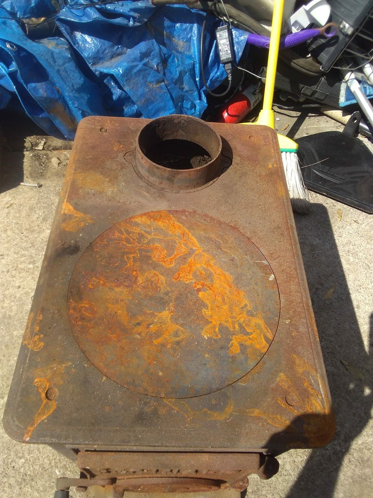 Reginald 101 Old-fashioned Wood Burning Stove Cast Iron for Sale in  Cleveland, OH - OfferUp