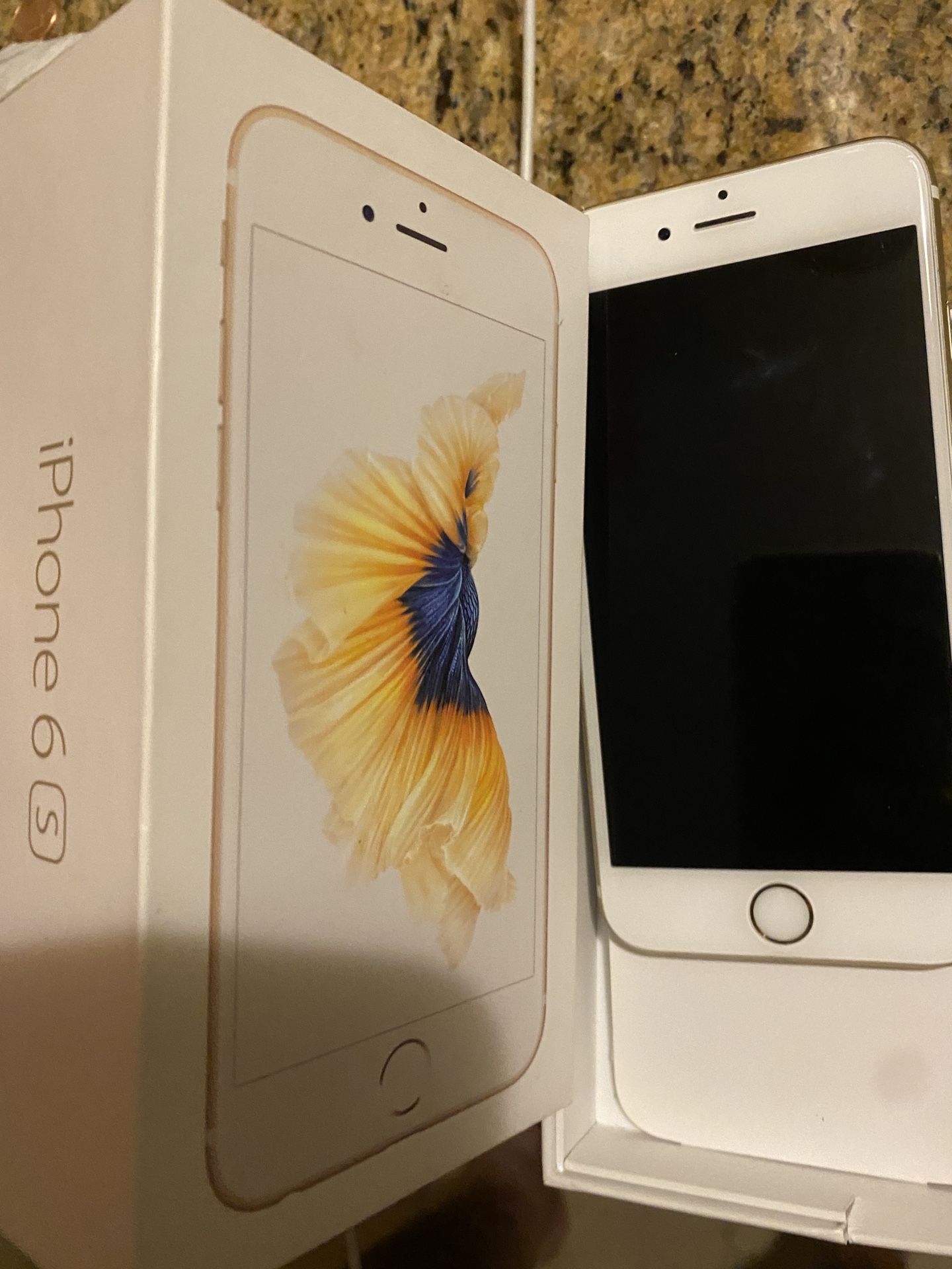 iPhone 6 s. Very clean , bought as a back up unit. Buy it for $130’and get $400 off new phone at t mobile