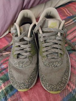 Men's Air Max Nice Shoes Just Need Shoe String Size 10.5 50 Dollars 