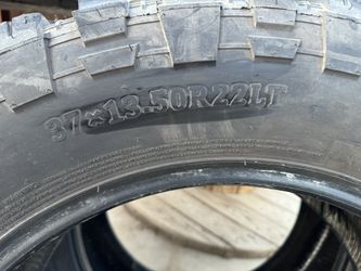 37x13.50 R22LT