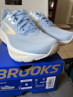 Brooks Ghost 17 Women’s Running Shoes. Brand New! Size 8!