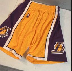 Mitchell & Ness Los Angeles Lakers Swingman Shorts – Men’s Small