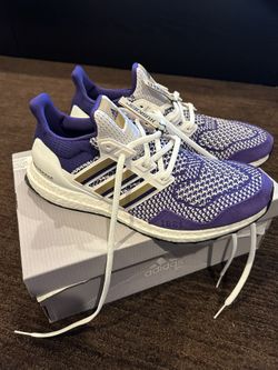 UW Adidas Ultraboosts