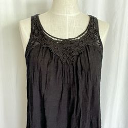 Women’s *Top Sleeveless w/Lace On Front/Back Size L