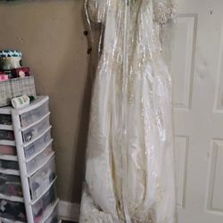 Beautiful Pearl And Sequin Wedding Dress Size 4