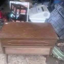 retro record player 