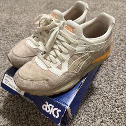 ASICS 
