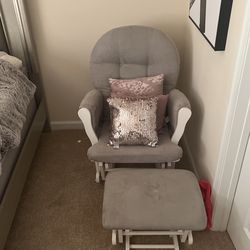 Rocking Chair And Leg Rest 