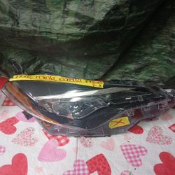 2017-18 Toyota Corolla Right Headlight 