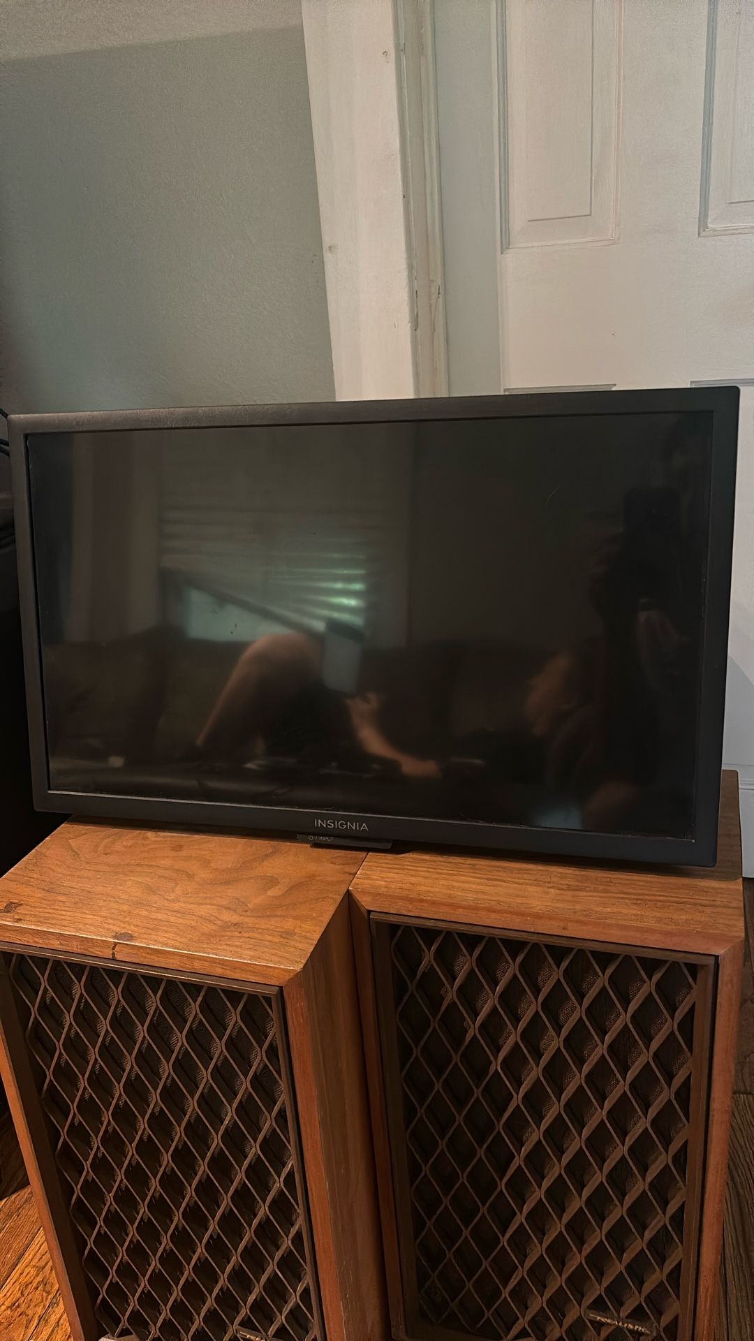 22 Inch TV Amazon Smart Insignia Tv