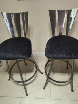 El Dorado counter height bar stools! Like New condition! Black velvet seats!