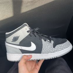 Jordan 1 Mid SE Elephant Print