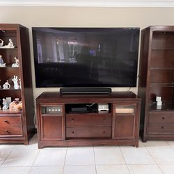 Thomasville Cherry Wall Unit – High-Quality Furniture Set