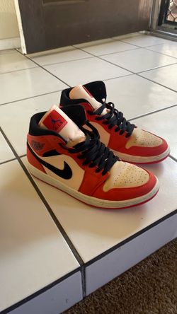 Air Jordan 1 Mid Team editions men’s 9