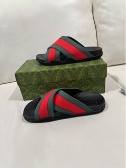 Gucci slides size 6.5 men  women 8-8.5