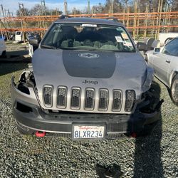 2017 jeep Cherokee 3.2L. (Only parts————Solo partes)