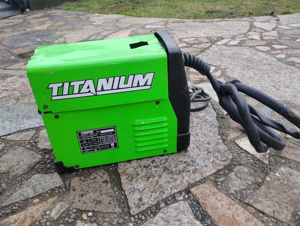 Titanium Easy-Flux 125 Amp Electric Welder