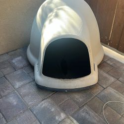 Igloo Dog House 