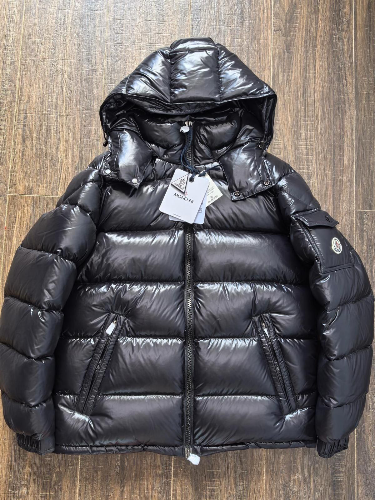 1:1 Passing Moncler Replica Puffer