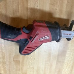 Milwaukee 12v saw all tool only used but works great $50 in n Lakeland 