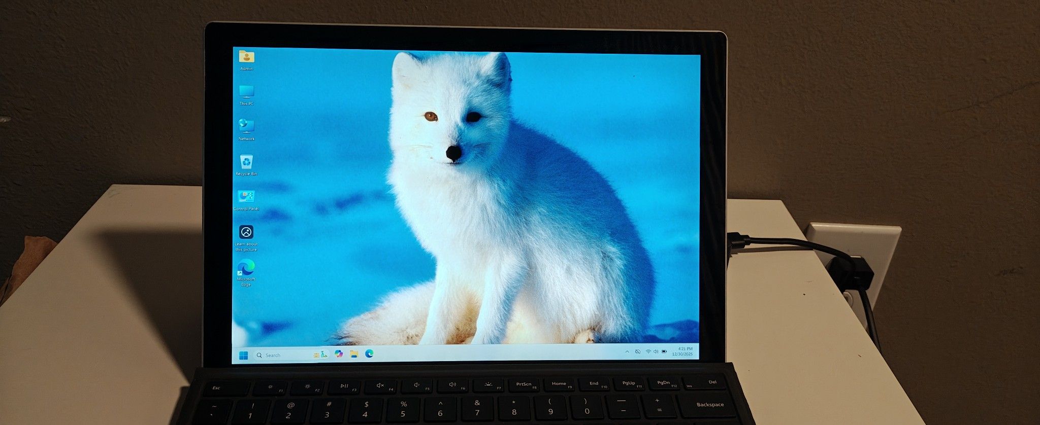 12.3" Touch screen Light Weight Microsoft Surface Pro-With detachable keyboard & charger-Model 1807