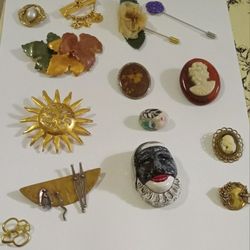 Vintage Brooches 
