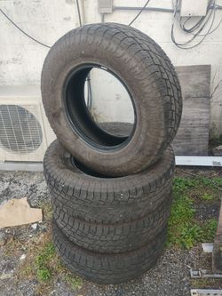 255/75R17 set of four