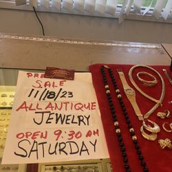 14 Kt Gold & Onyx 30” Necklace. 