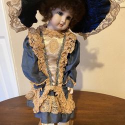 Doll Victorian  Porcelain 