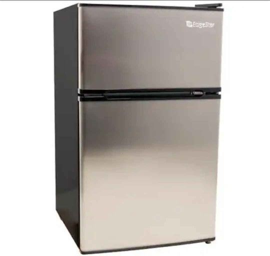 EdgeStar
3.1 cu. ft. Mini Fridge in Stainless Steel with Freezer, Retail $329!!!