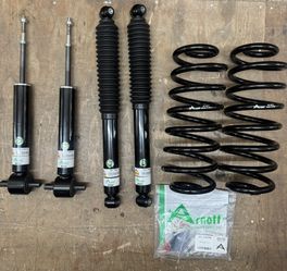 Suburban, GMC, Cadillac Truck Suspension Kit. Full set. Brand new