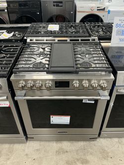 FRIGIDAIRE 30 inch 6 Burner Slide-In Gas Range w/Air Fry & Total Convection