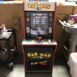 Pac-Man machine in excellent condition👍🏻. 