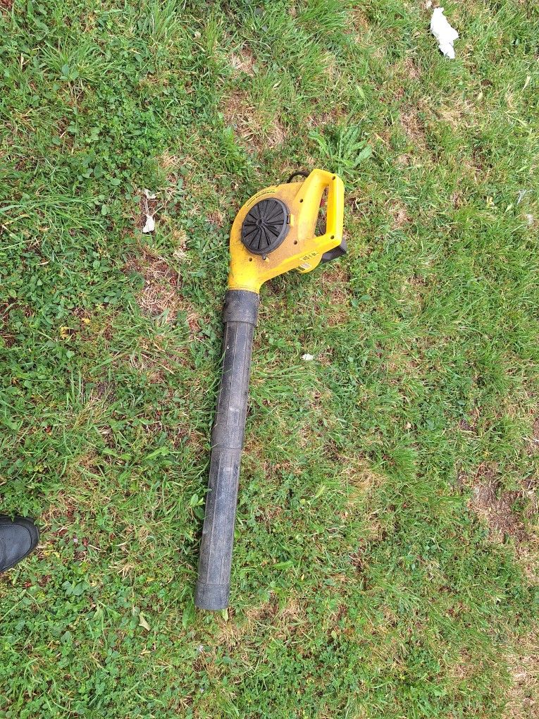 Leaf blower
